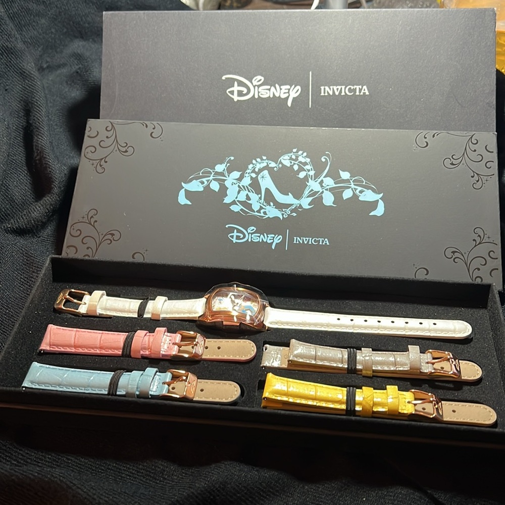 Disney Invicta Cinderella Wrist Watch W/5 Interchangeable Leather Straps NIB